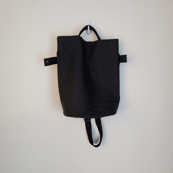 Jil Sander Urban Jungle Minimalist Black One-Strap Backpack - Picture 7 of 16